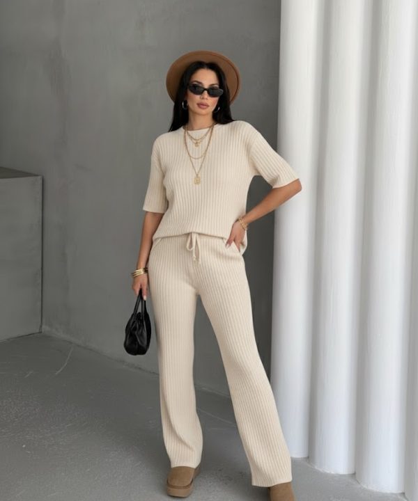 Yuvarlak Yaka Triko Takım