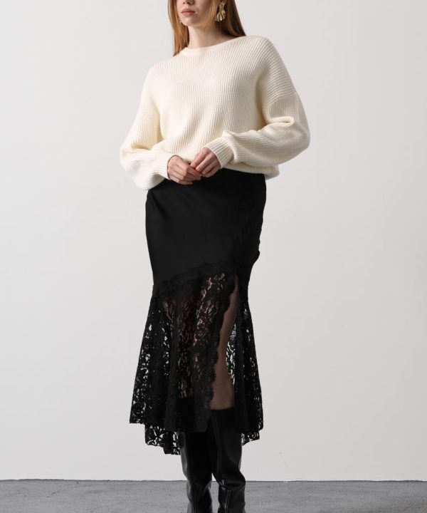 DANTEL DETAYLI YIRTMAÇLI SATEN ETEK